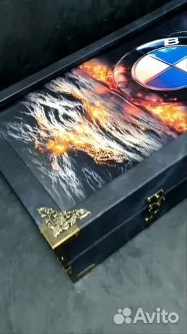 Нарды под стеклом «BMW» — красивый подарок