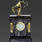 Каминные часы «Конь» из чароита и долерита — оригинальный подарок — фотография 3