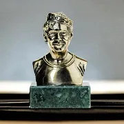 Бронзовый бюст «Никулин Ю.В.» — необычный подарок — фотография 1