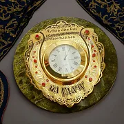 Подарочные часы из змеевика с подковой «На удачу» — фотография 1