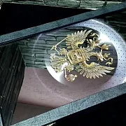 Нарды под стеклом «Герб России» — красивый подарок — фотография 7