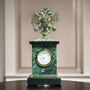 На память: Часы «Презент. Российский герб» со змеевиком — фотография 1