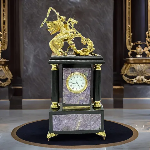 Интерьерные часы «Георгий Победоносец» из чароита — оригинальный подарок