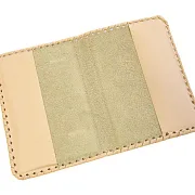 Женская обложка на паспорт из белой кожи в подарок — фотография 3
