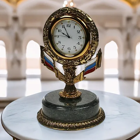 Подарочные настольные часы с российским флагом из бронзы и змеевика