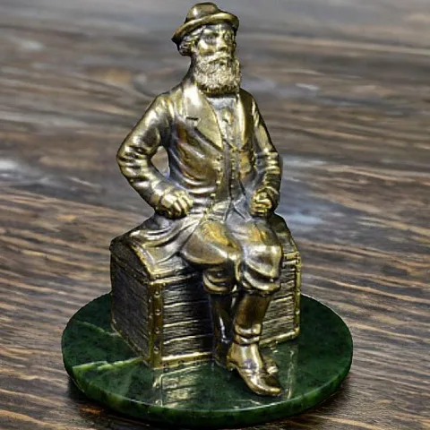 Статуэтка «Купец» из латуни и бронзы на нефрите — необычный подарок