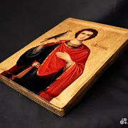 На память: Икона деревянная с ковчегом "Святой Трифон" — фотография 5