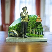Бронзовый сувенир «За безопасность движения» — оригинальный подарок — фотография 1