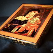 Подарочная икона Божией матери "Коневская" дерево — фотография 4