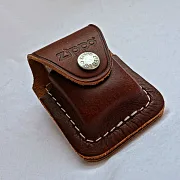 На память: Сувенирная зажигалка Zippo "Вожак и стая" — фотография 3