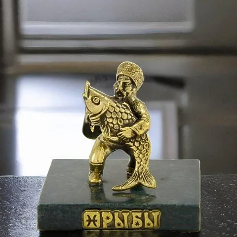 Бронзовая статуэтка «Рыбы» со змеевиком — необычный подарок