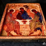 Подарочная икона с ковчегом "Пресвятая Троица"+подставка — фотография 4